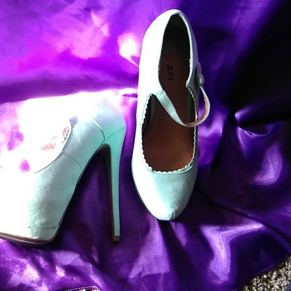Gorgeous mint heels - Picture 2 of 7